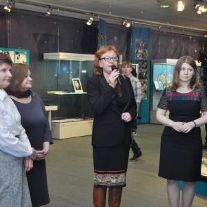 Директор ГМИК им. К.Э. Циолковского Н.А. Абакумова выступает на открытии выставки «Первый шаг во Вселенную»