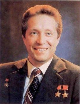 Аксенов