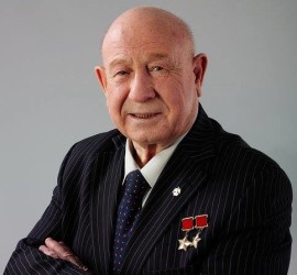 Алексей Архипович Леонов.