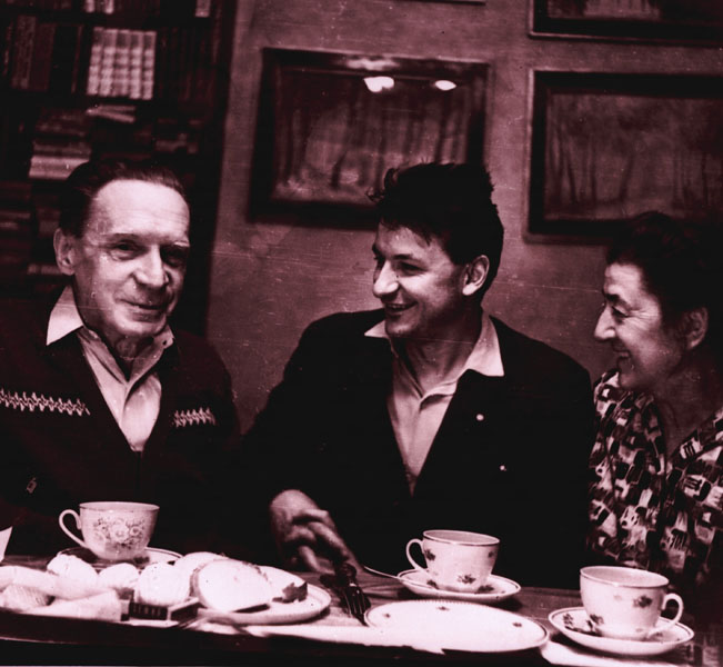 Cлева направо: А.Л. Чижевский, Л.В. Голованов, Н.В. Чижевская