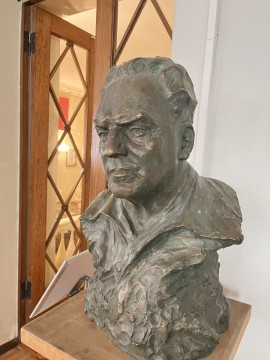 Бюст Бартини